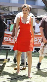 Maria Menounos feet photo thumbnail