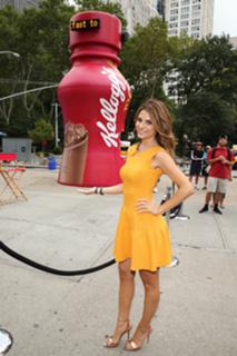 Maria Menounos feet photo thumbnail