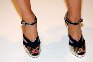 Maria Menounos feet photo thumbnail