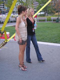 Maria Menounos feet photo thumbnail