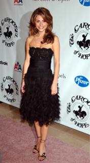 Maria Menounos feet photo thumbnail