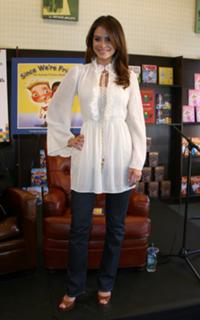 Maria Menounos feet photo thumbnail