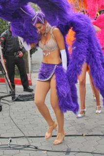 Maria Menounos feet photo thumbnail