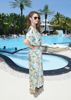 Maria Menounos feet photo thumbnail