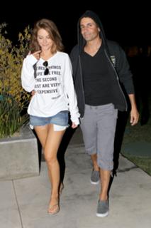 Maria Menounos feet photo thumbnail