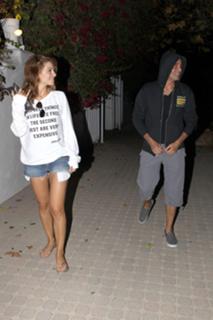 Maria Menounos feet photo thumbnail