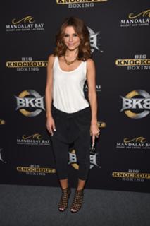 Maria Menounos feet photo thumbnail