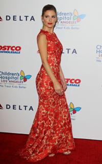 Maria Menounos feet photo thumbnail