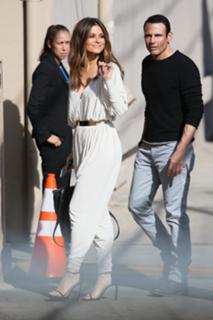 Maria Menounos feet photo thumbnail