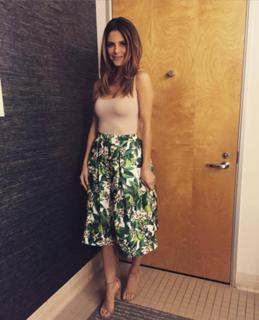 Maria Menounos feet photo thumbnail