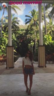 Maria Menounos feet photo thumbnail