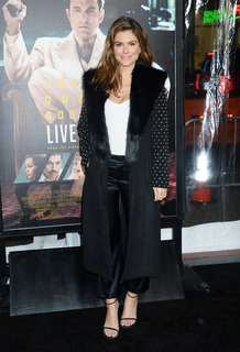 Maria Menounos feet photo thumbnail