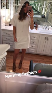 Maria Menounos feet photo thumbnail