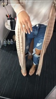 Maria Menounos feet photo thumbnail