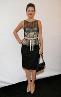 Maria Menounos feet photo thumbnail