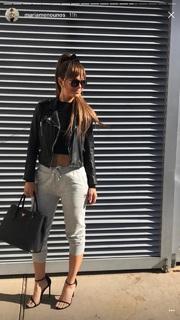 Maria Menounos feet photo thumbnail