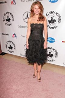 Maria Menounos feet photo thumbnail