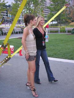 Maria Menounos feet photo thumbnail