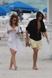 Maria Menounos feet photo thumbnail