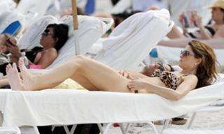 Maria Menounos feet photo thumbnail