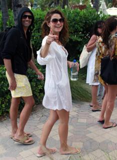 Maria Menounos feet photo thumbnail