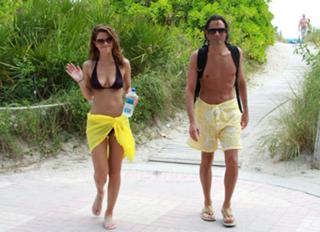 Maria Menounos feet photo thumbnail