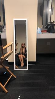 Maria Menounos feet photo thumbnail