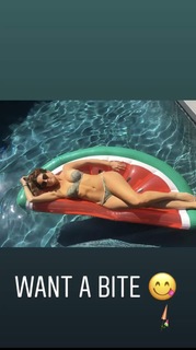 Maria Menounos feet photo thumbnail