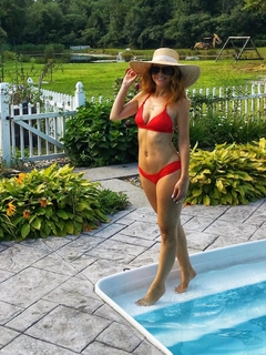 Maria Menounos feet photo thumbnail