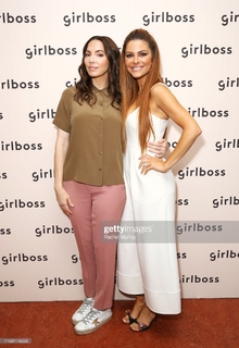 Maria Menounos feet photo thumbnail
