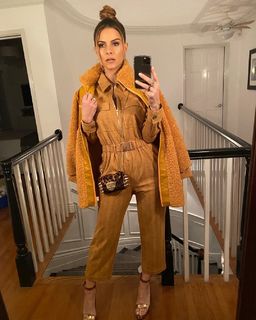 Maria Menounos feet photo thumbnail