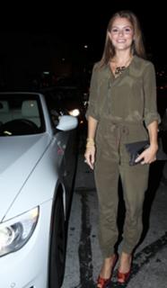 Maria Menounos feet photo thumbnail