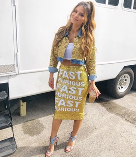 Maria Menounos feet photo thumbnail