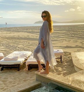 Maria Menounos feet photo thumbnail