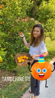 Maria Menounos feet photo thumbnail