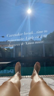 Maria Menounos feet photo thumbnail
