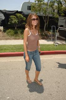Maria Menounos feet photo thumbnail