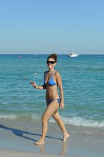 Maria Menounos feet photo thumbnail