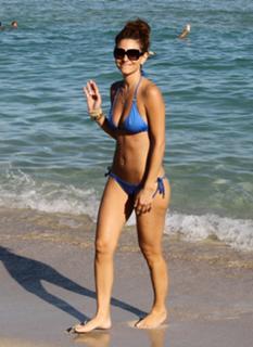 Maria Menounos feet photo thumbnail