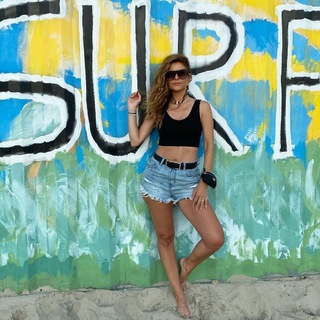 Maria Menounos feet photo thumbnail