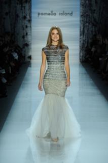 Maria Menounos feet photo thumbnail