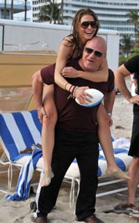 Maria Menounos feet photo thumbnail