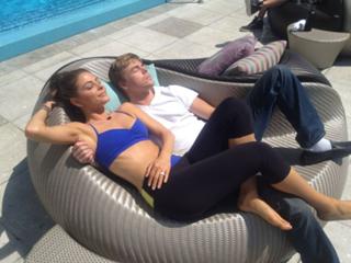 Maria Menounos feet photo thumbnail