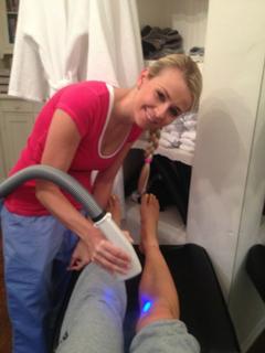 Maria Menounos feet photo thumbnail