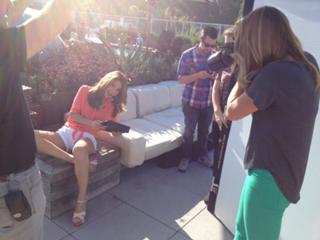 Maria Menounos feet photo thumbnail