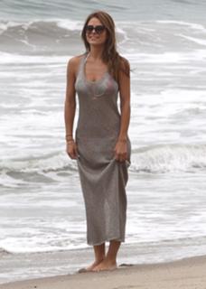 Maria Menounos feet photo thumbnail