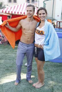 Maria Menounos feet photo thumbnail