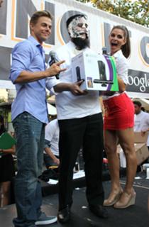 Maria Menounos feet photo thumbnail