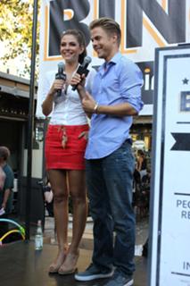 Maria Menounos feet photo thumbnail