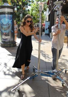 Maria Menounos feet photo thumbnail